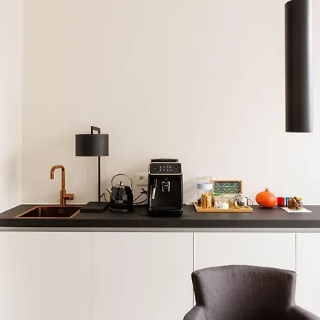 Apl8 St-anna Bed & Breakfast 3*